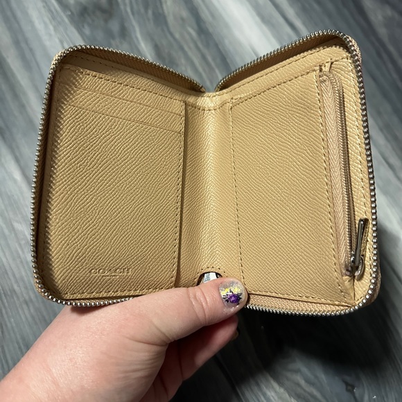 Coach Gold Glitter & Stars Wallet - Picture 3 of 6